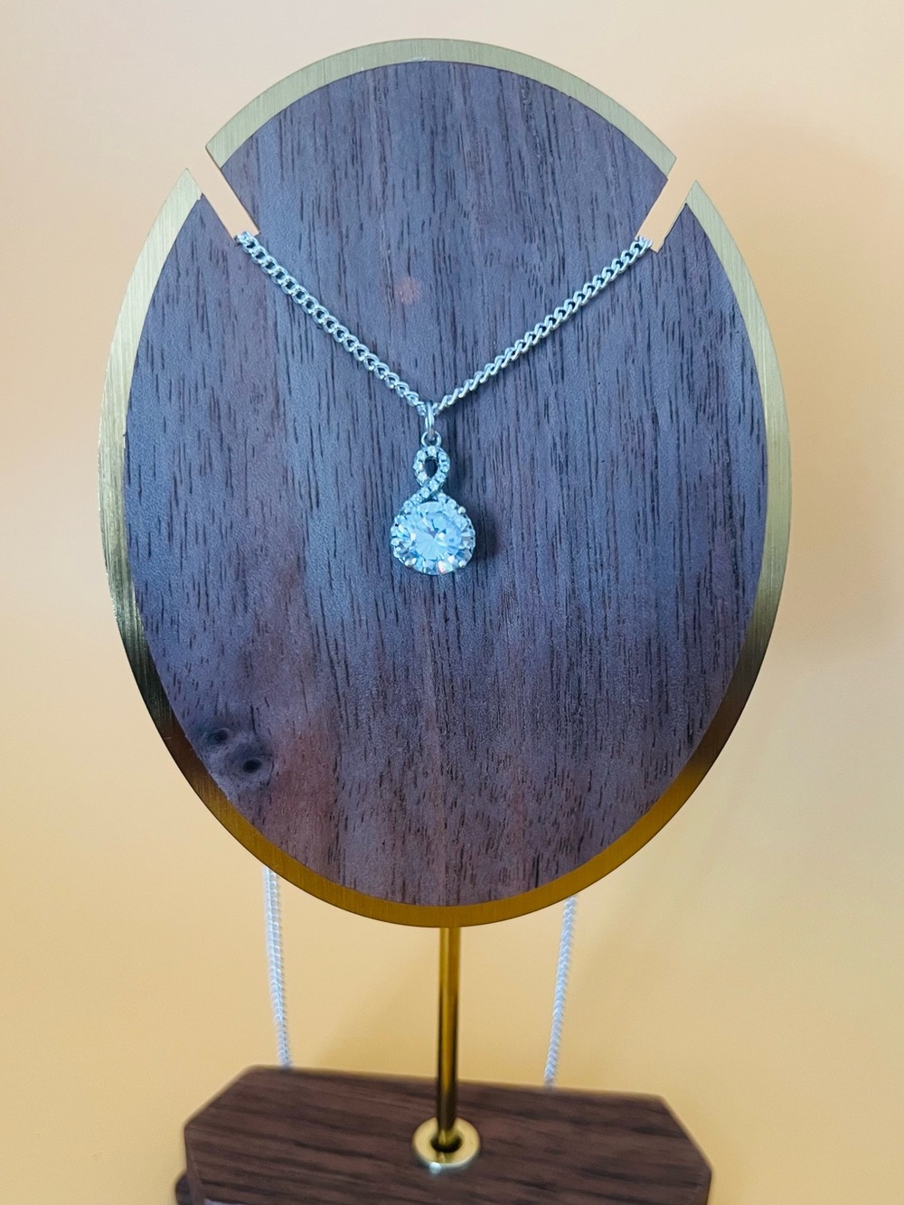 Elegant .925 Silver Necklace with clear CZ Pendant
